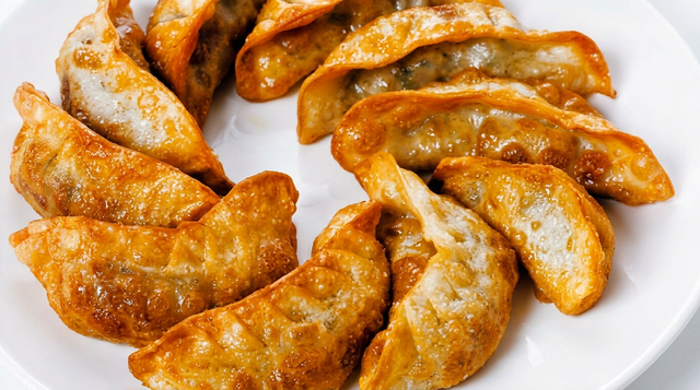 7 Pieces Gyoza.