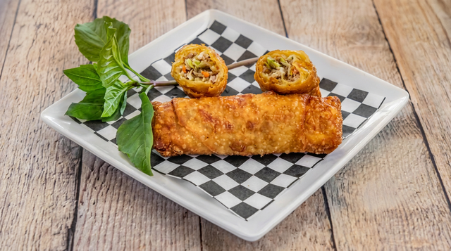 2 Pieces Egg Roll.